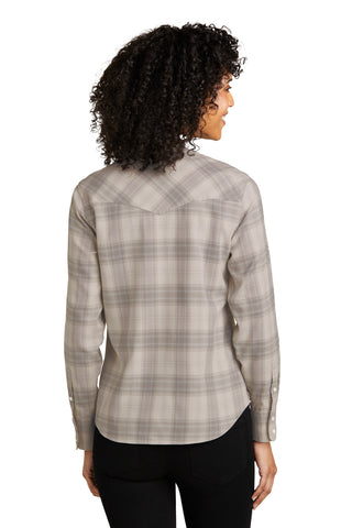 Port Authority Ladies Long Sleeve Ombre Plaid Shirt (Frost Grey)